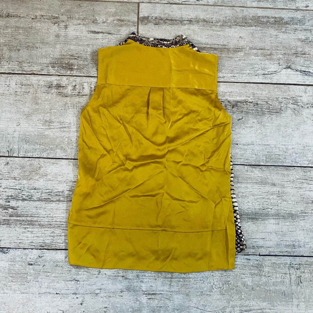 Tahari Snake Pattern Button Down Sleeveless Top S… - image 2